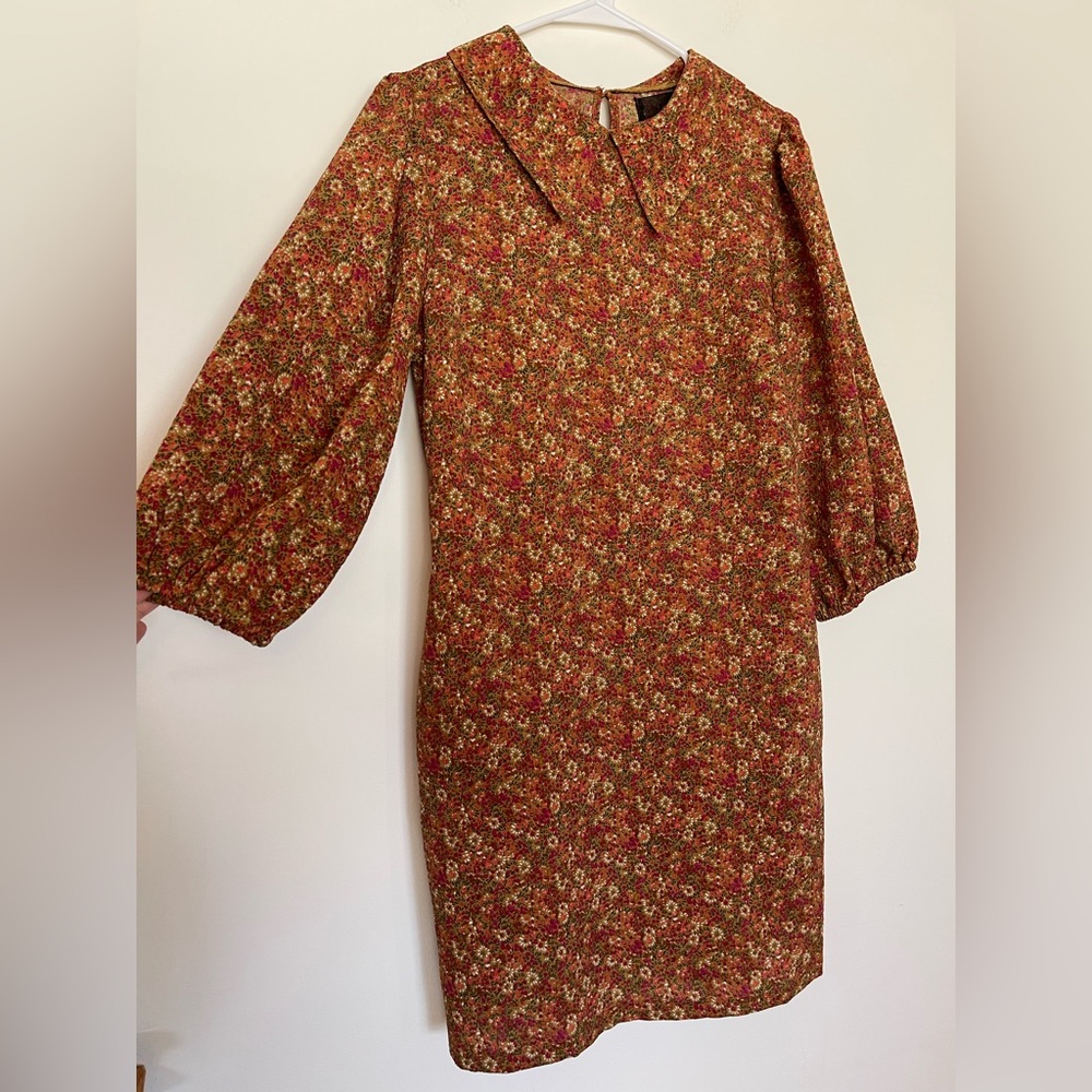 Code x Mode Dainty Floral 3/4 sleeve Shift Dress 70's style cut collar pockets M